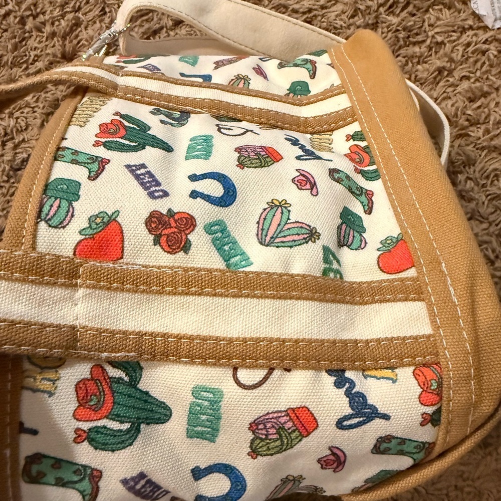 Aeropostale Tan and Cream Tote with Graphics - Picture 4 of 7
